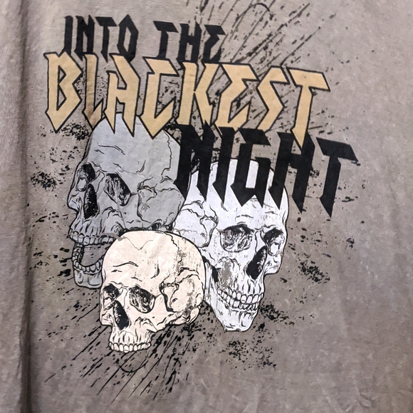 Skull Shirt - Picture 2 of 3